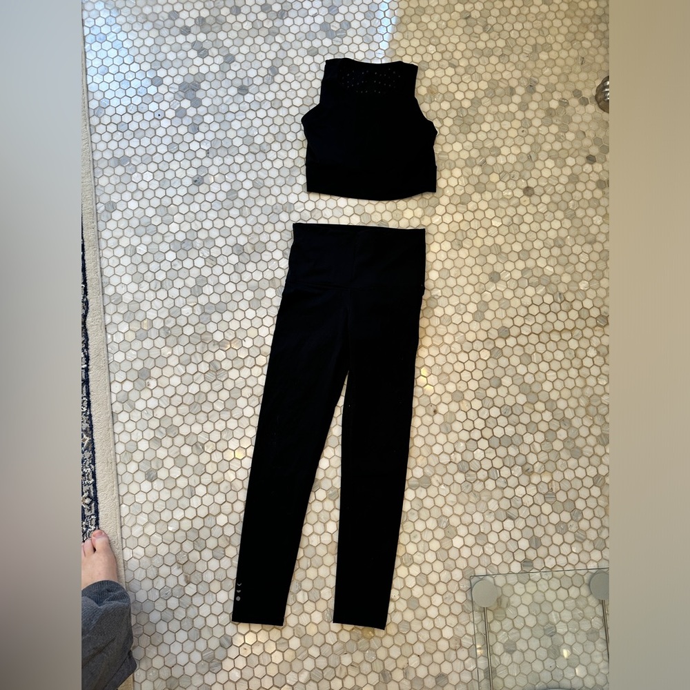 Elastique athletics l’original micromassage bra and compression pants
